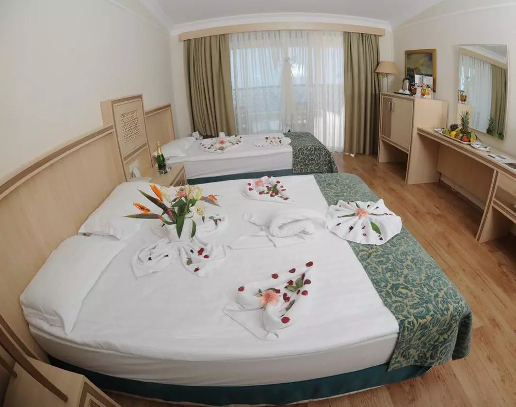 UTOPIA_SHABAVIZ (16).jpg